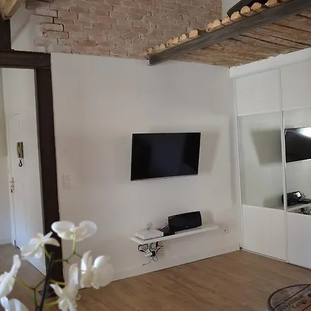 2 Pieces Vagliano